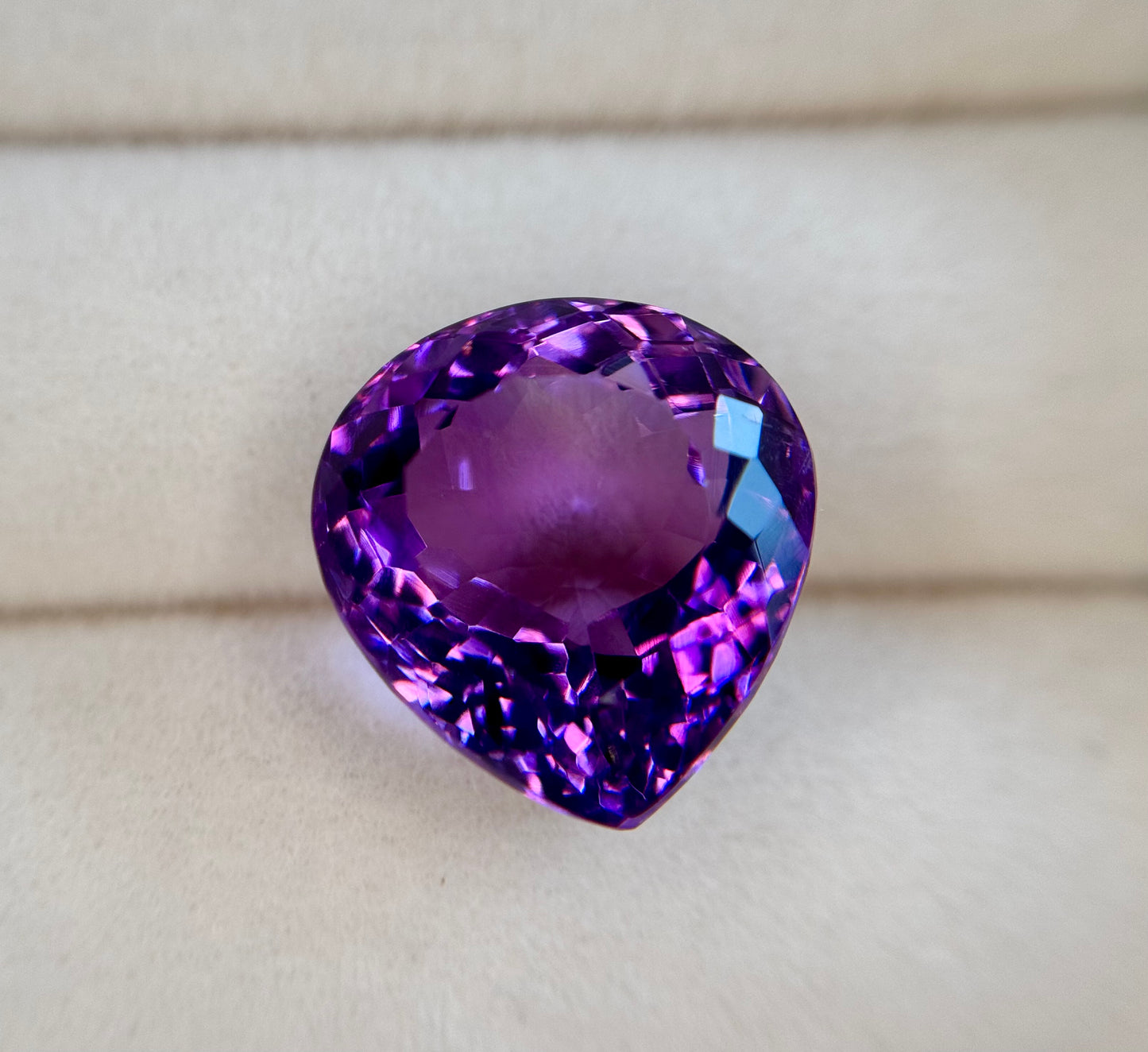 Natural Amethyst, Heart shape, 13.12 Carats