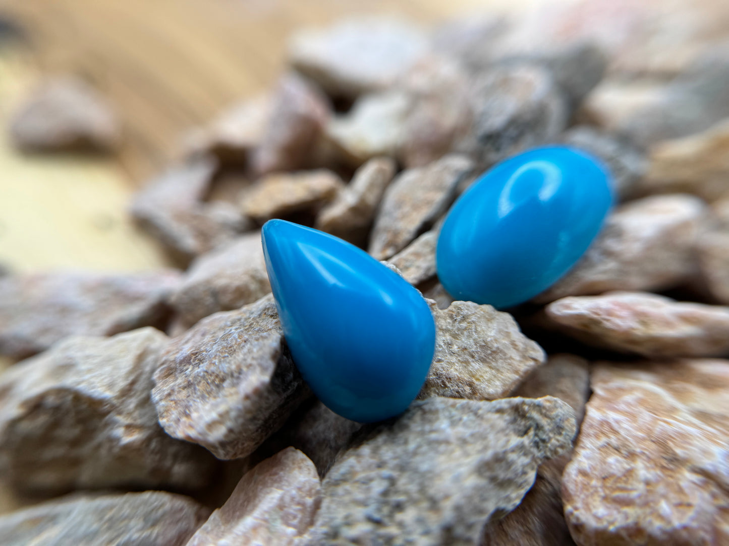 Persian Turquoise, Pear cabochon, 8.3 Carats