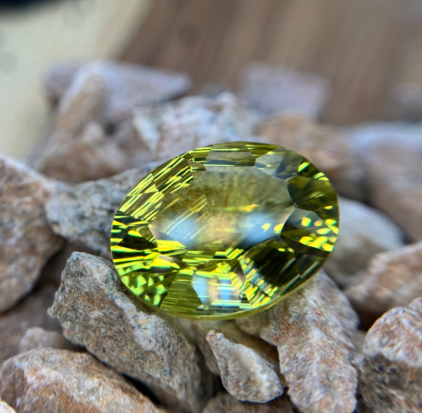 Lemon Quartz, Concave cut, 13.62 Carats