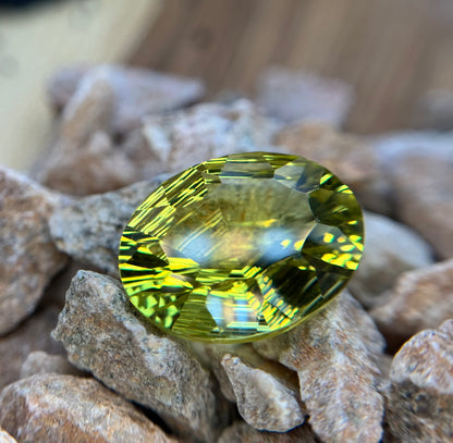 Lemon Quartz, Concave cut, 13.62 Carats