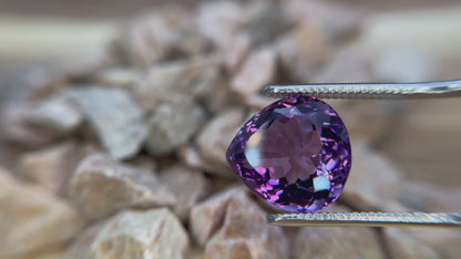 Natural Amethyst, Heart shape, 13.12 Carats