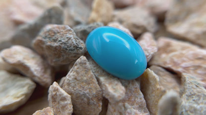 Persian Turquoise, Oval cabochon, 7.35 Carats