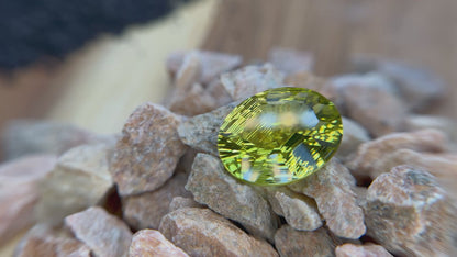 Lemon Quartz, Concave cut, 13.62 Carats